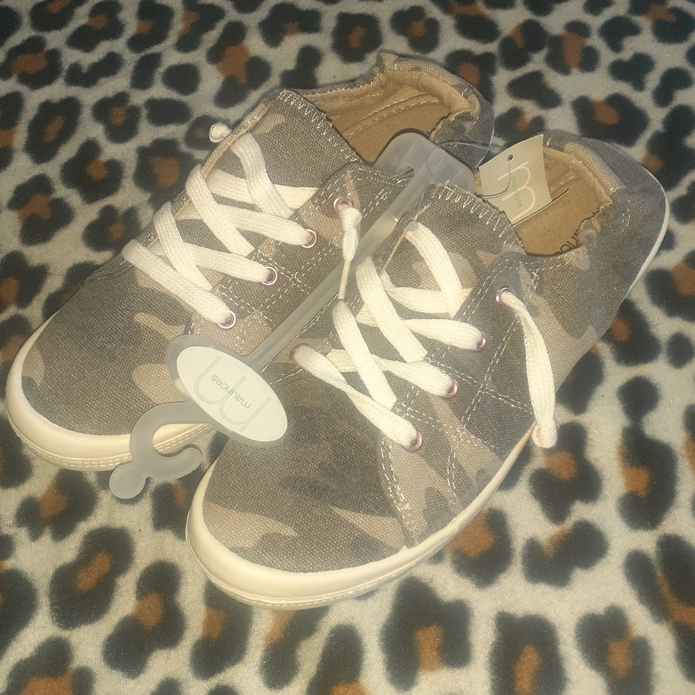 Maurice's camo shoes